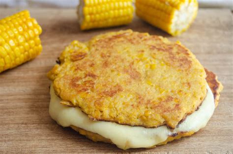  Arepas de Huevo: Indulge Your Palate With These Savory Colombian Corn Cakes Filled with a Gooey Egg Surprise!