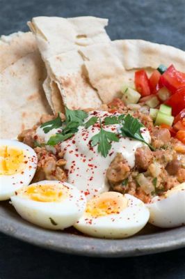  Ful Medames: A Hearty Egyptian Breakfast Combining Creamy Beans with Spicy Flavor!