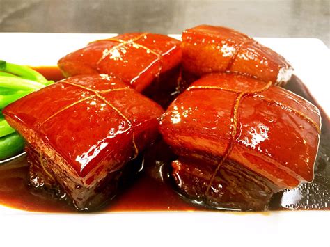  Dongpo Pork: A Delectable Symphony of Sweet and Savory Flavors that Melts in Your Mouth!