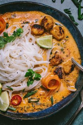  Khao Soi! Aromatic Curry Noodles Swimming In Creamy Coconut Broth!