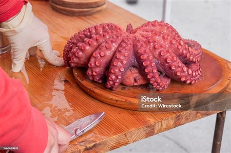  Pulpo á Feira! A Celebration of Tentacles and Tangy Smoky Delights